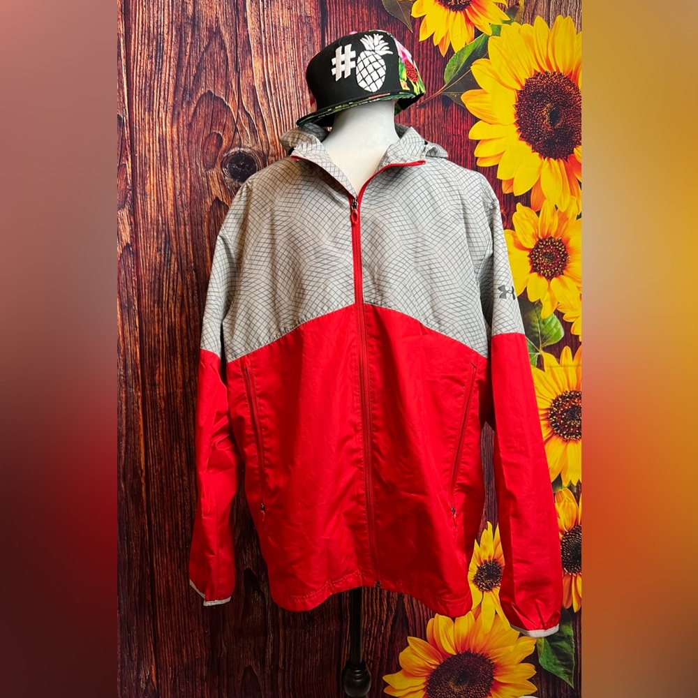 Under Armour light jacket Sz: L Red and Gray